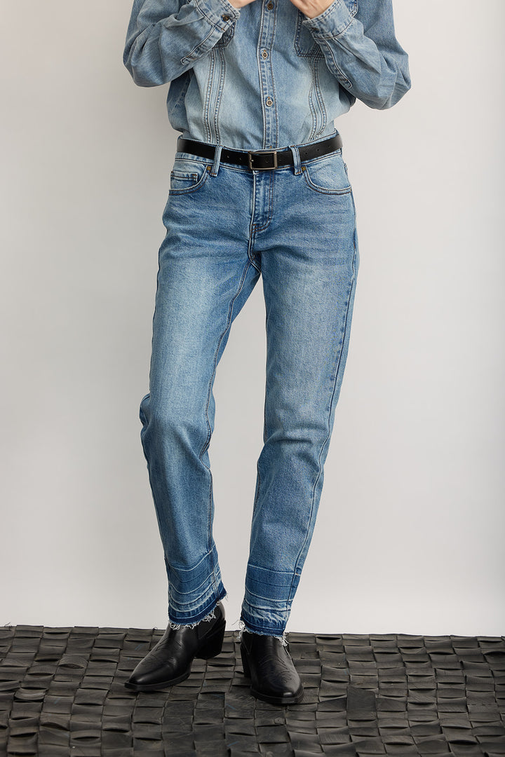 ISLA JEANS MIDWASH - LIGHT BLUE