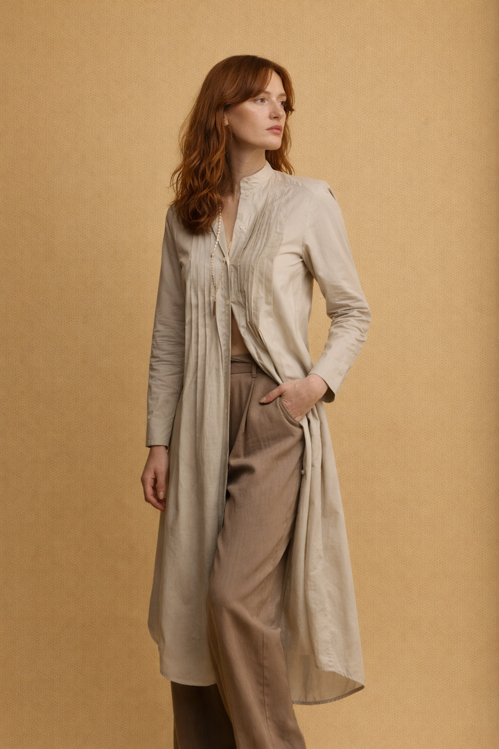 Fanny טוניקה מכופתרת בז' מבד קליל ונעים משכית