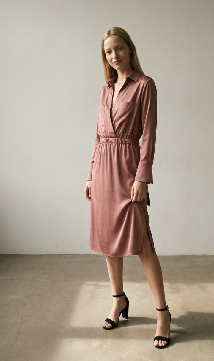 Sophia שמלה וורדה מסאטן מייקרופייבר איכותי בעלת מפתח ווי עמוק וגב פתוח משכית