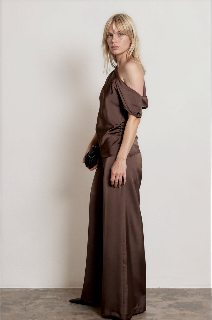Moni Pant Brown