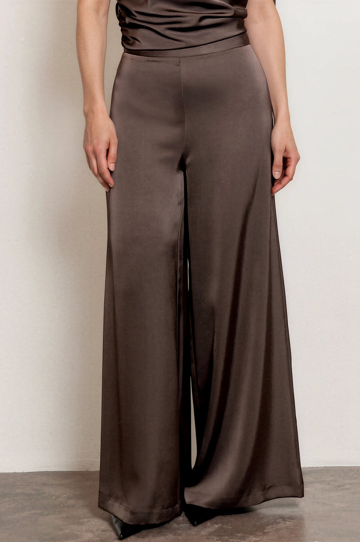 Moni Pant Brown