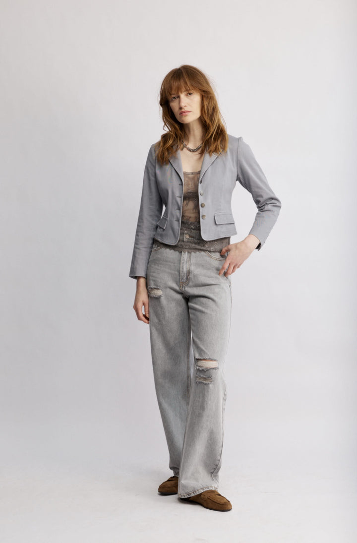 Rey ג'קט קרופ אפור שמדגיש את המותן משכית