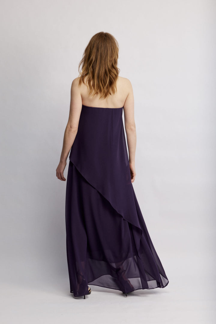 Joy שמלת סטרפלס מקסי סגולה מבד דמוי שיפון ושכבה אי סמטרית משכית