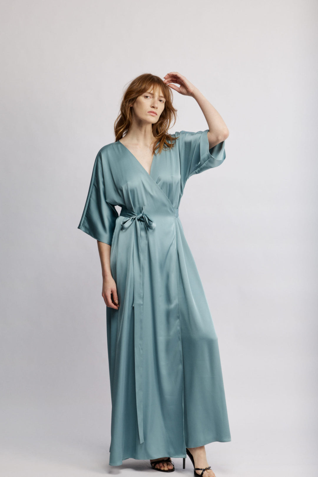 Juno שמלת מעטפת מקסי פטרול עם קשירה שמדגישה מותן משכית