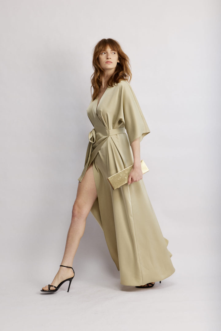 Juno שמלת מעטפת מקסי ירוקה עם קשירה שמדגישה מותן משכית