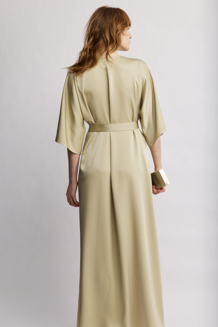 Juno שמלת מעטפת מקסי ירוקה עם קשירה שמדגישה מותן משכית