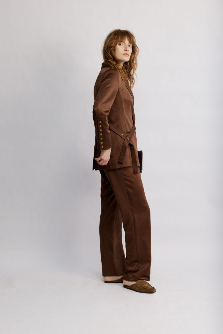 Georgina ג'קט מחוייט חום בגזרה ישרה ומחמיאה משכית