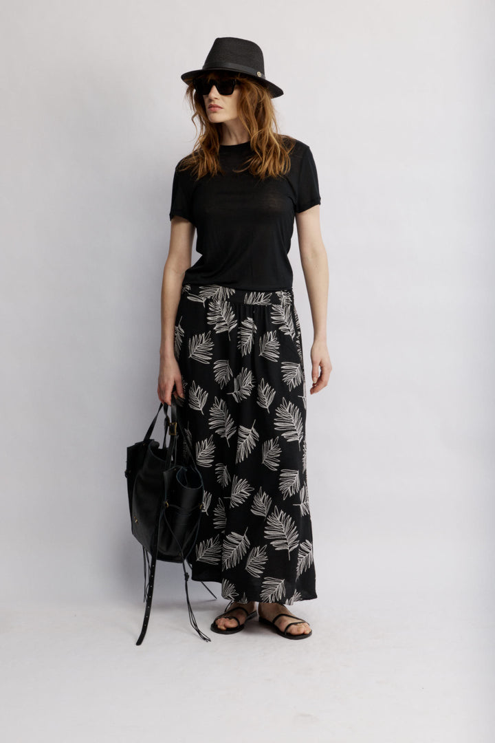 Estelle חצאית מקסי שחורה עם כיסים משכית