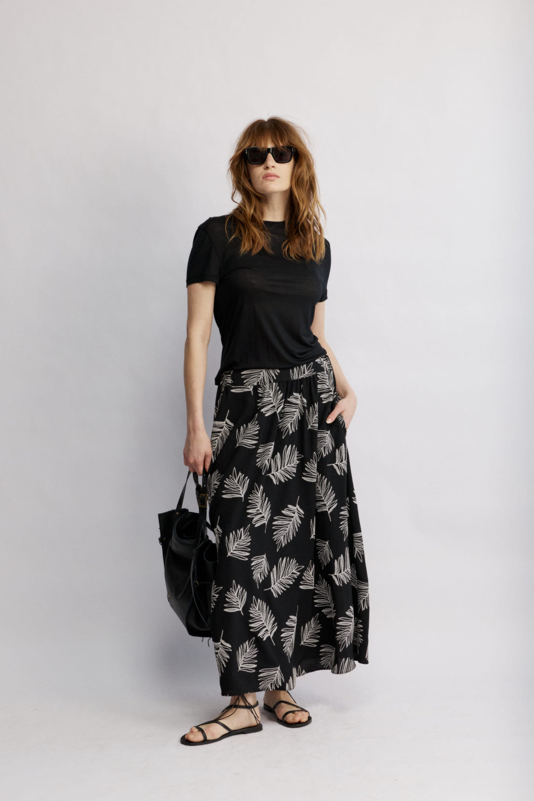 Estelle חצאית מקסי שחורה עם כיסים משכית