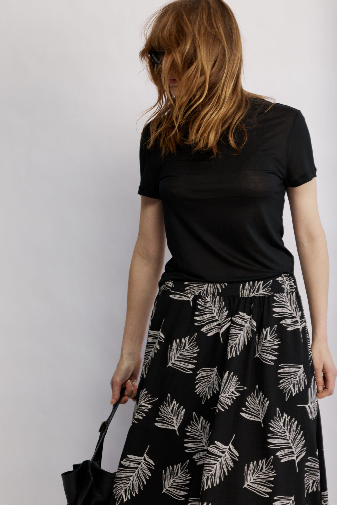 Estelle חצאית מקסי שחורה עם כיסים משכית