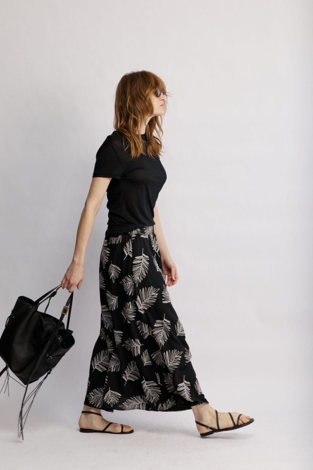 Estelle חצאית מקסי שחורה עם כיסים משכית