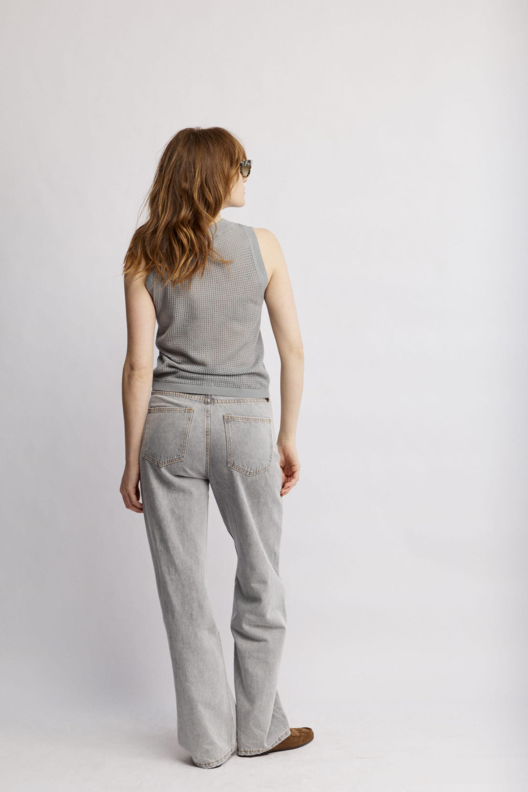 Madison ג'ינס קלאסי אפור בגזרה גבוהה ורגל ישרה 100% כותנה משכית