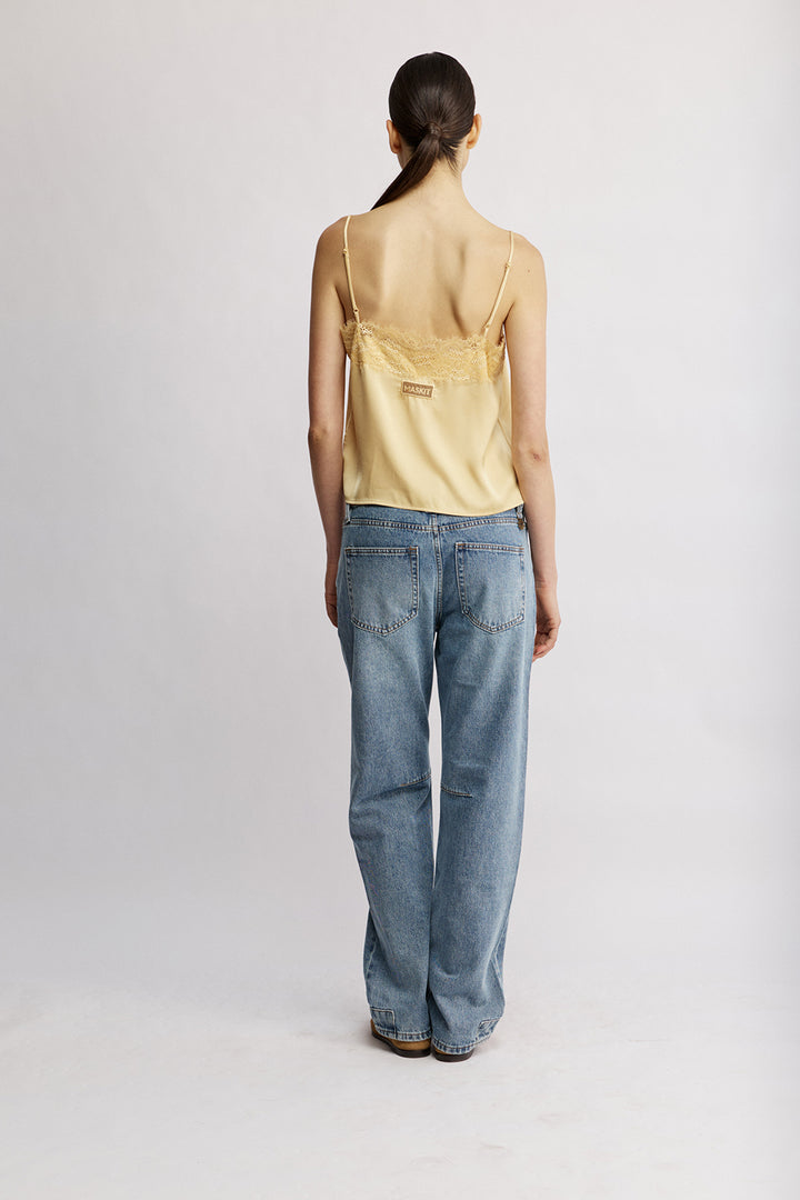 Suna גופייה צהובה בעלת רצועות דקות בעלת מפתח מרובע ורצועת תחרה משכית