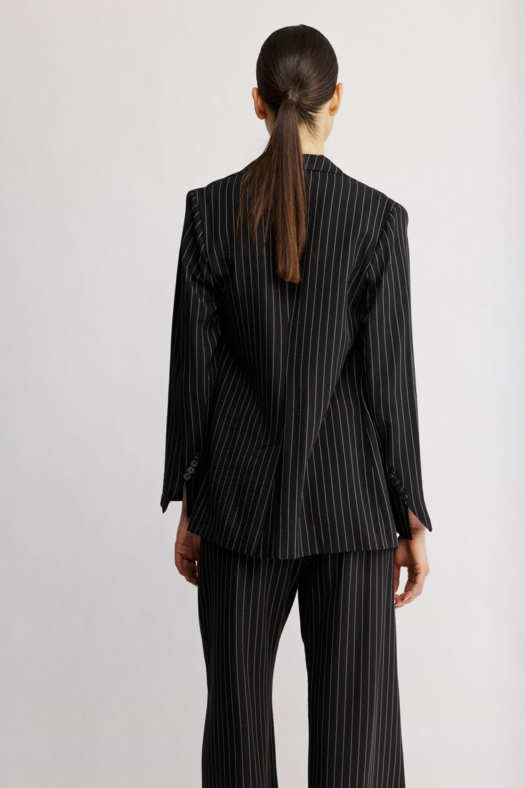 Louisa ג'קט מחוייט שחור עם הדפס פסים עדין בד נעים משכית