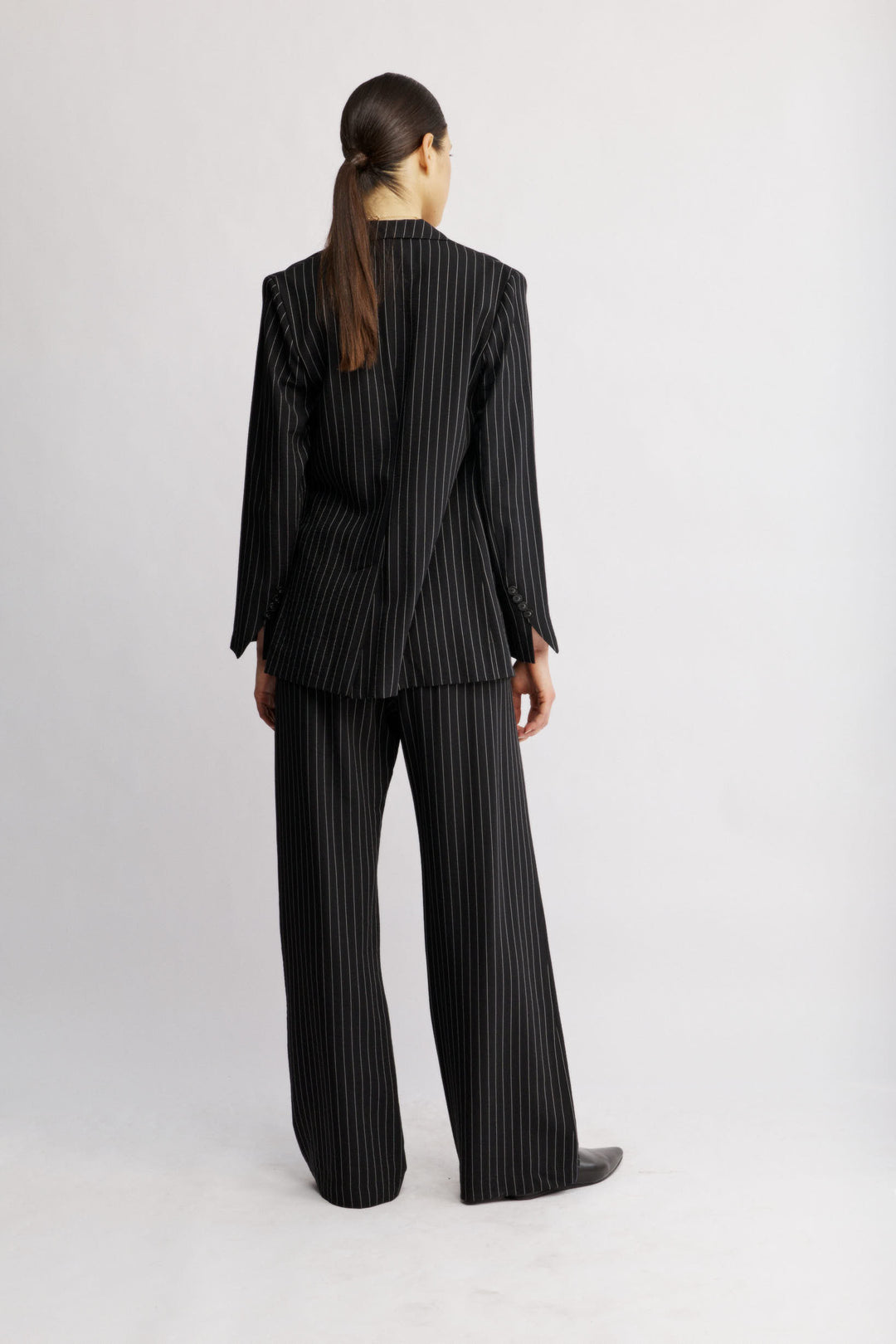 Louisa ג'קט מחוייט שחור עם הדפס פסים עדין בד נעים משכית