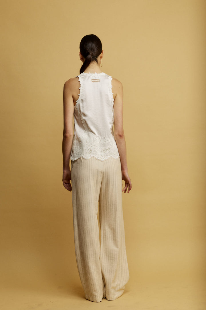 Mark מכנס מחוייט צהוב חמאה בגזרה ישרה ומותן גבוהה בעלת דוגמת פסים עדינה משכית