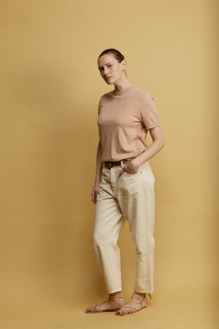 Bali חולצת סריג ורודה עם מפתח עגול ושרוולים קצרים משכית