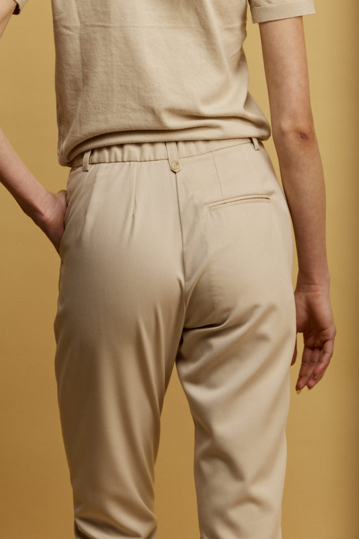 Sierra מכנס מחוייט בז' בגזרה בינונית וישרה משכית