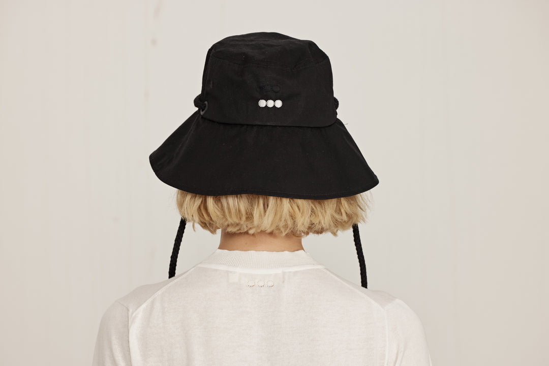 MASKIT X JUSTINE - BUCKET HAT BLACK