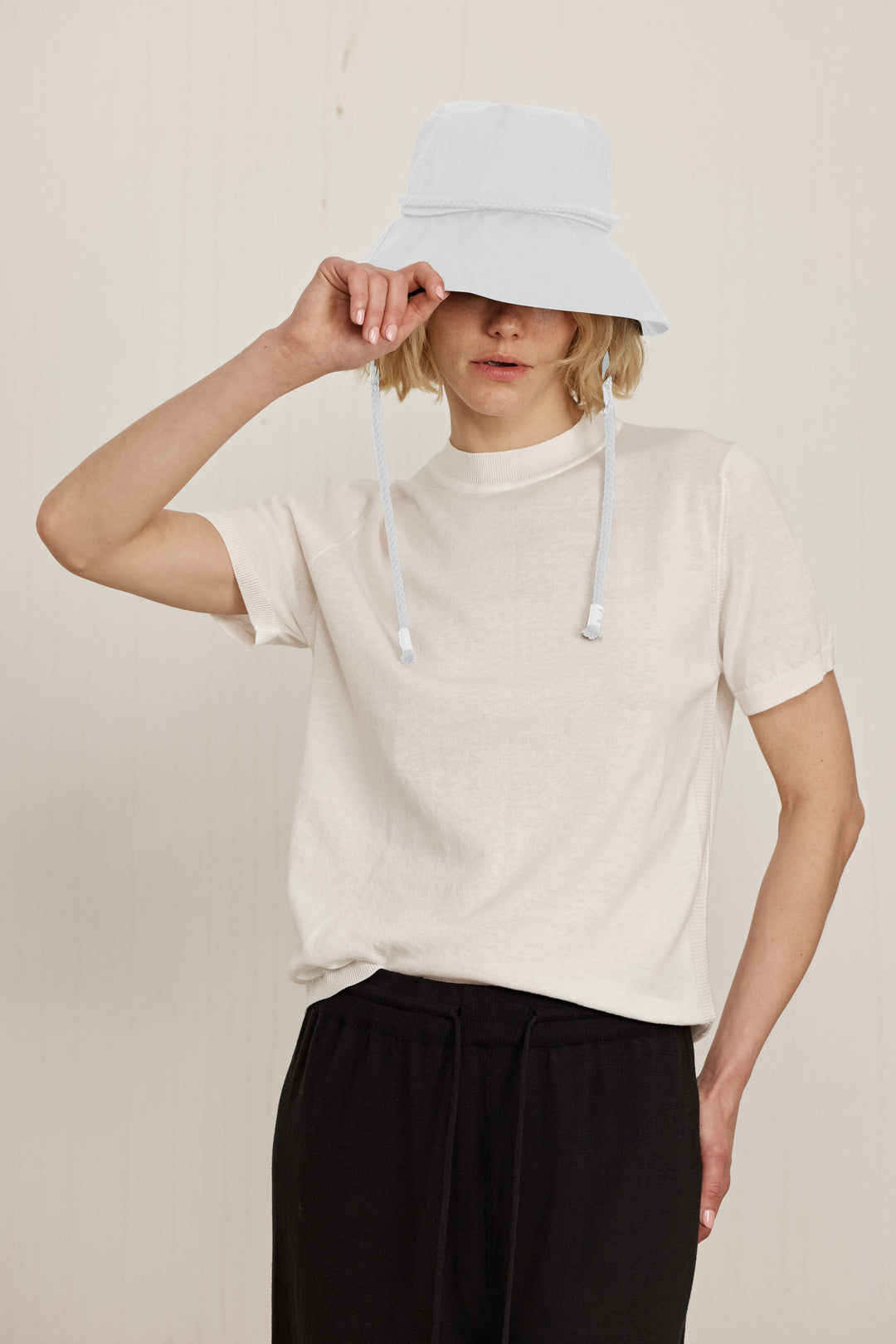 MASKIT X JUSTINE - BUCKET HAT WHITE