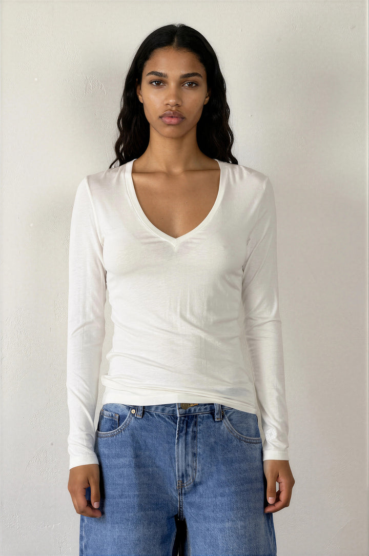 Noa Tee White