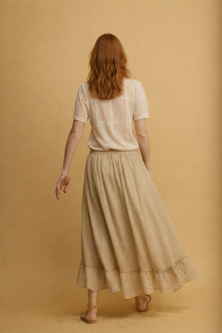 Roly חצאית מידי בז' בעלת כיסים וסיומת מלמלה א-סימטרית מבד נעים משכית